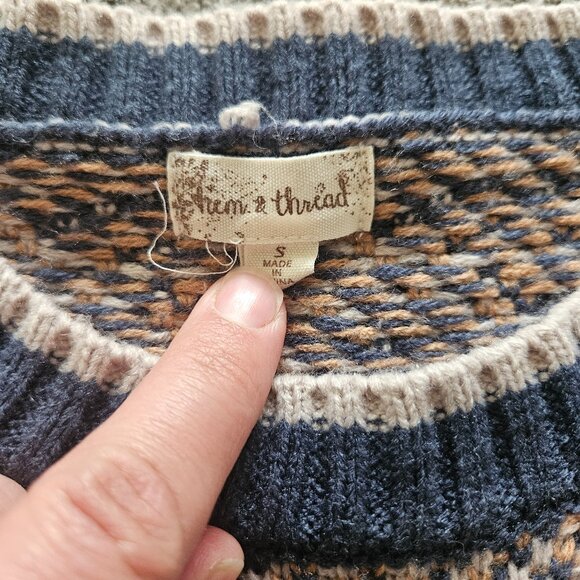 Hem & Thread Sweater size Small Blue Yellow - Picture 2 of 5